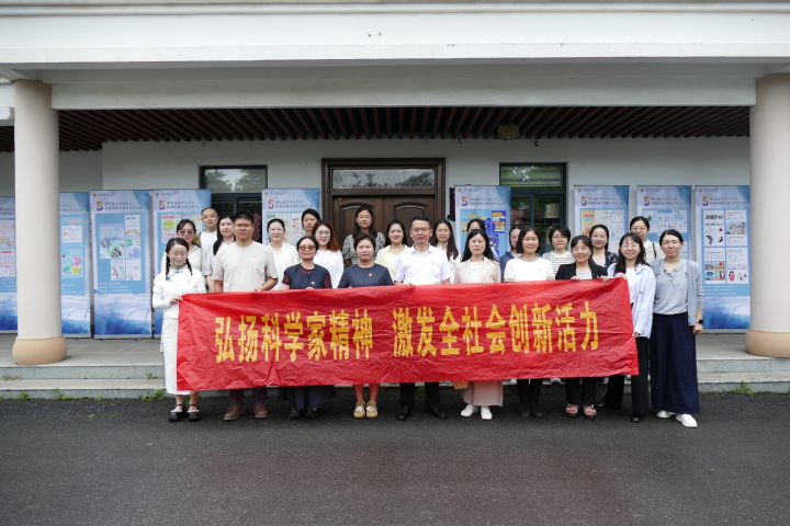 基础医学院办公室党支部与实验教学中心党支部赴湖熟街道开展“医心传承”主题系列党日活动